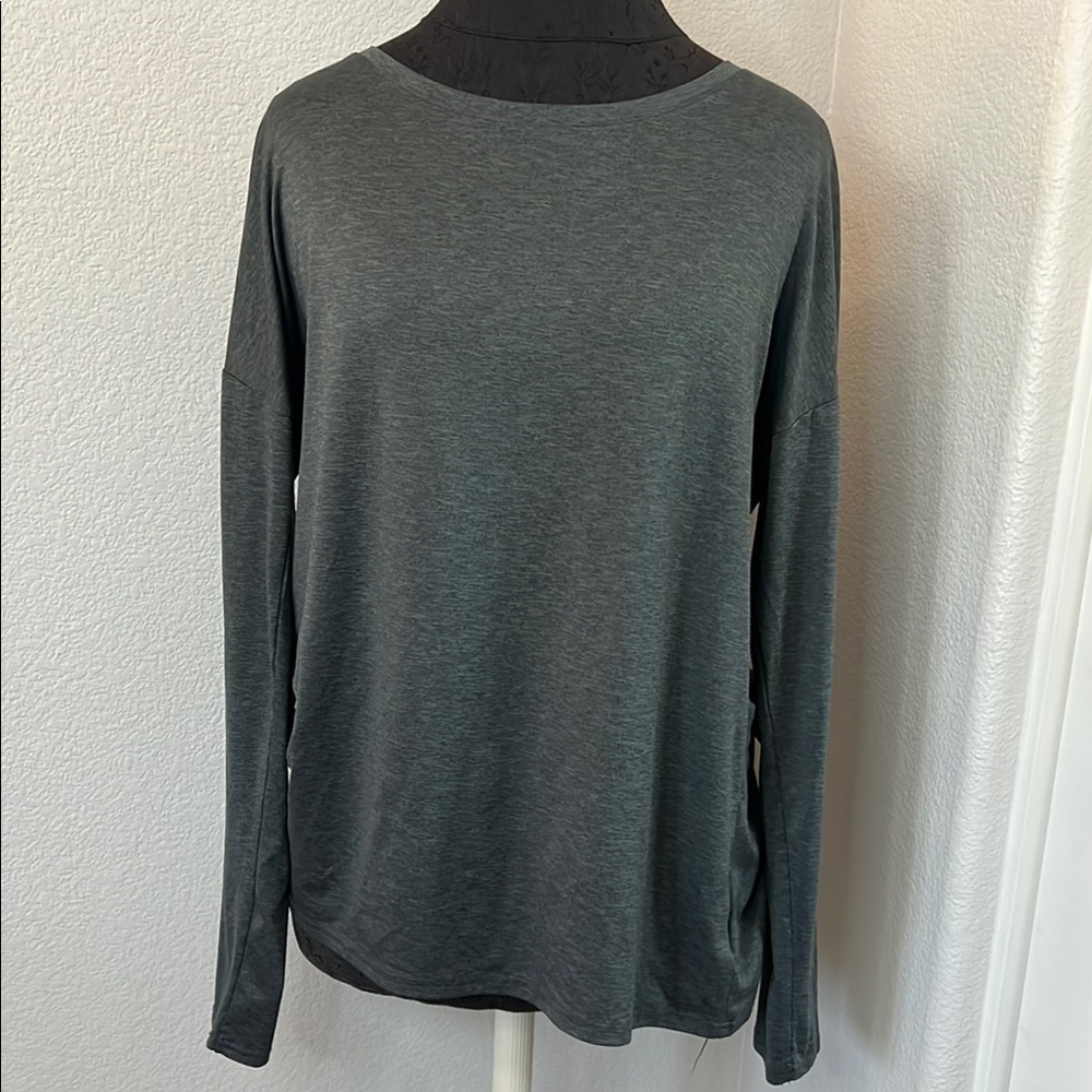 Columbia Heathered Gray Tulip Back Long Sleeve Top Flap Back Size Medium